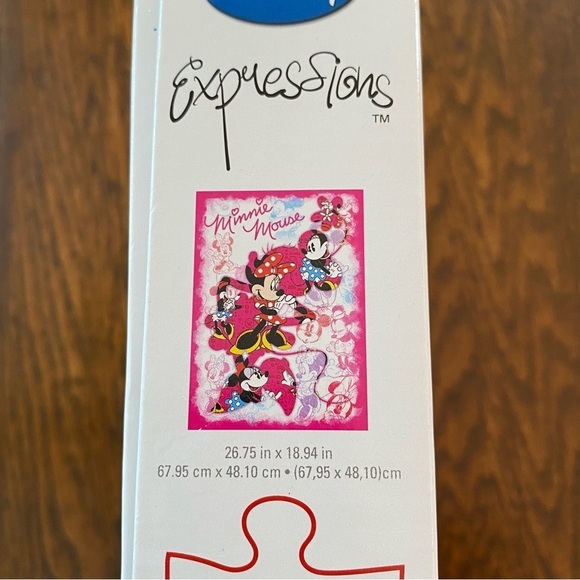 MEGA Puzzles Disney Expressions Minnie Forever 300 Piece Puzzle - Picture 3 of 10